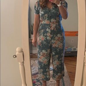 Super flattering xhilaration jumpsuit
